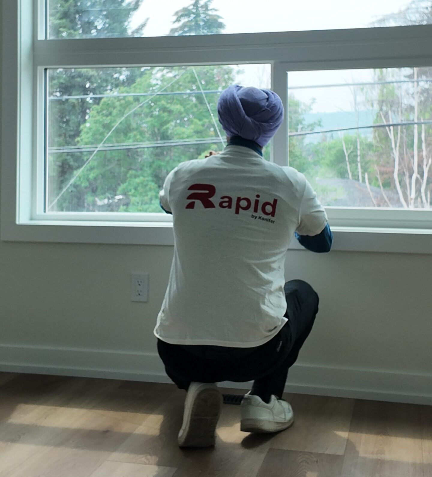 cracked window glass inspection